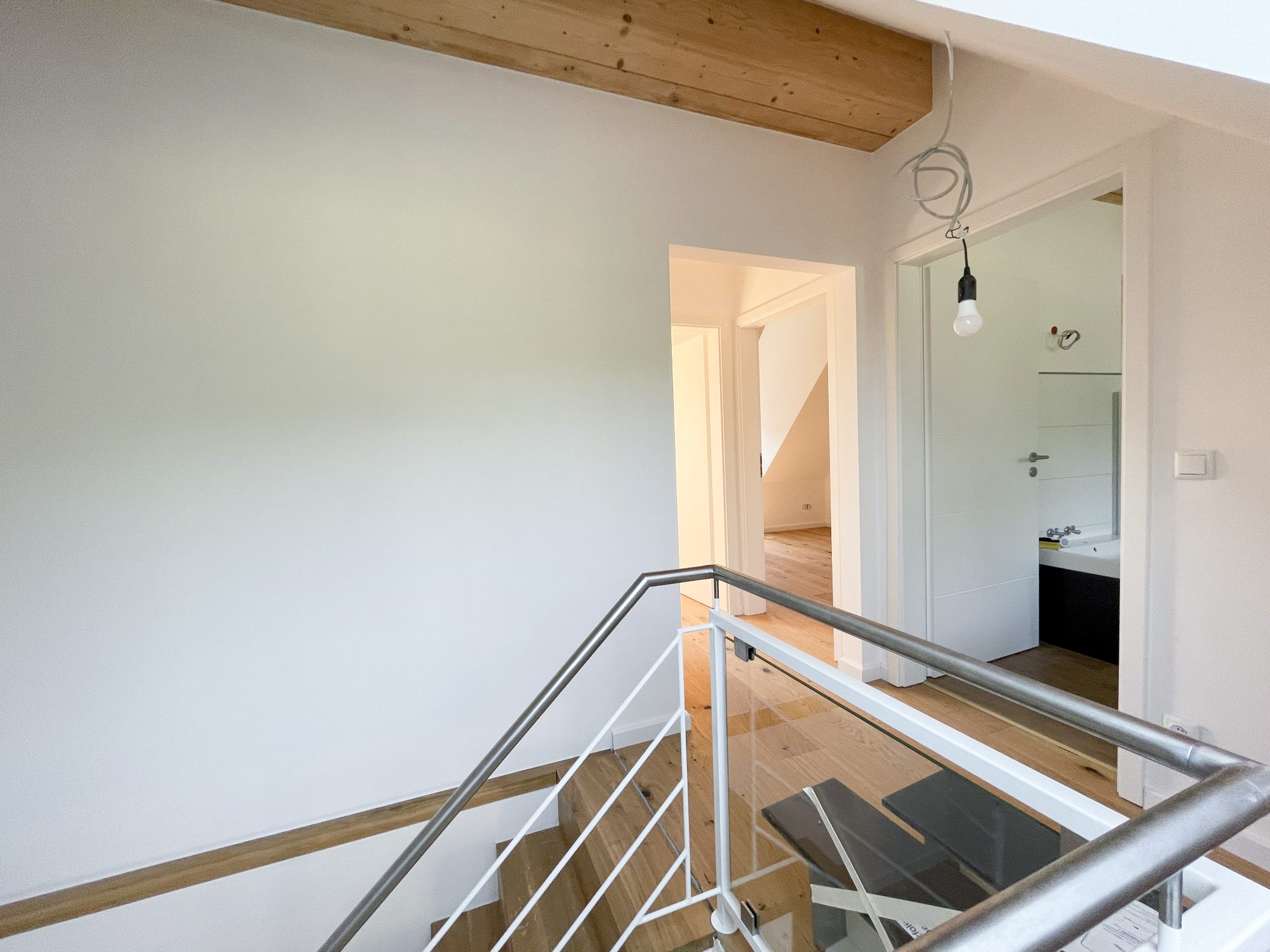 Traumwohnung Schlosspark Wächtersbach — Flur Obergeschoss